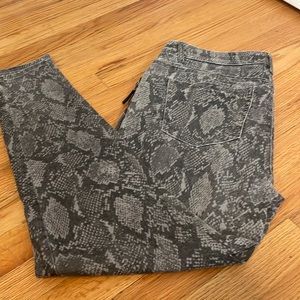 Snakeskin print skinny Jean
